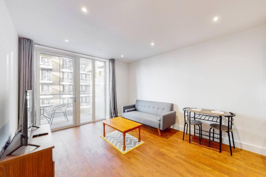 Lovely 1 Bedroom In Royal Arsenal Riverside Лондон Экстерьер фото
