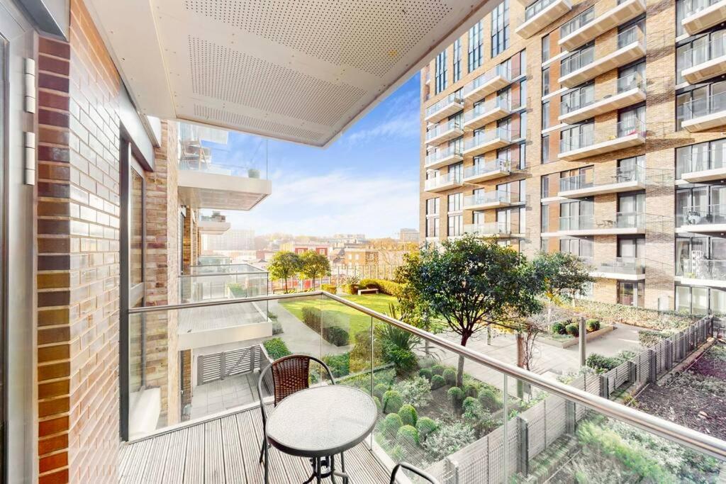 Lovely 1 Bedroom In Royal Arsenal Riverside Лондон Экстерьер фото