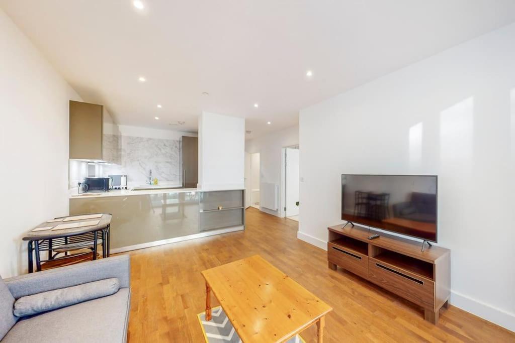 Lovely 1 Bedroom In Royal Arsenal Riverside Лондон Экстерьер фото