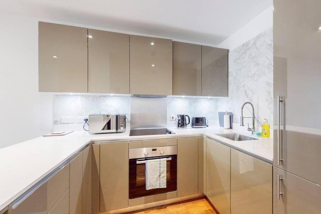 Lovely 1 Bedroom In Royal Arsenal Riverside Лондон Экстерьер фото