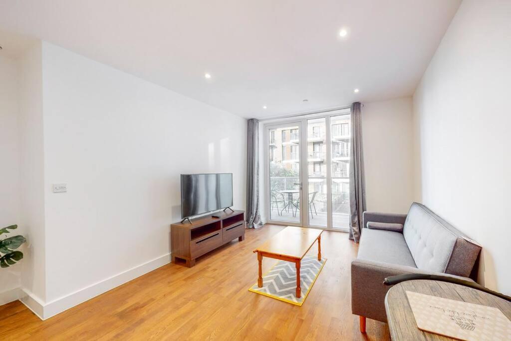 Lovely 1 Bedroom In Royal Arsenal Riverside Лондон Экстерьер фото
